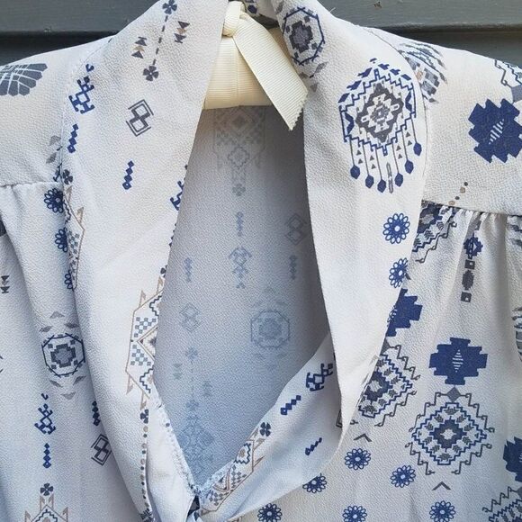 Elena Baldi Gray White Sheer Print Top with tie size Medium - Picture 3 of 8